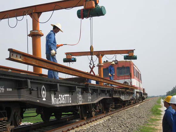 long rail laying