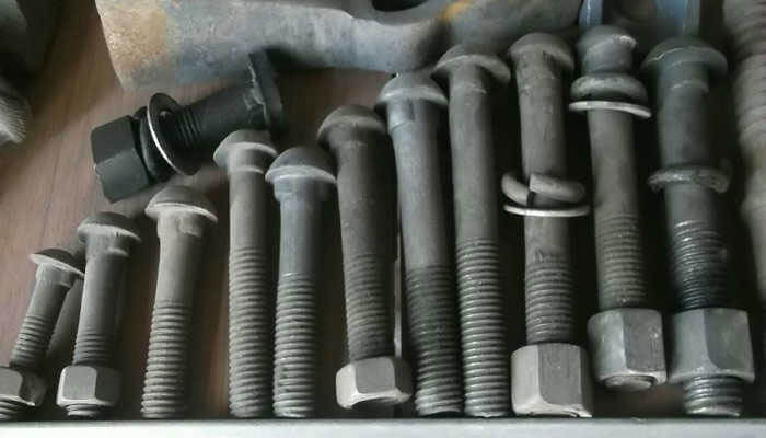 model and material of fish bolt
