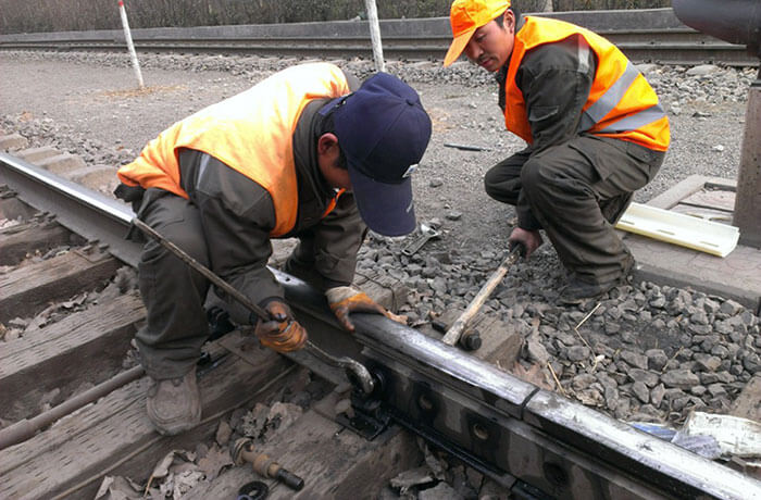 rail fasteners maintenance